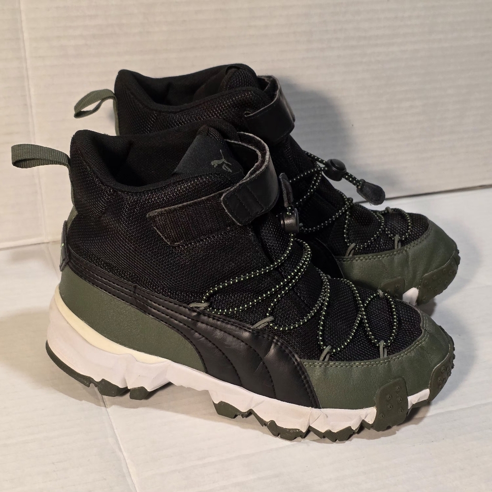 Puma Maka V JR Youth Size 4 Winter Trainer Water-repellant Cold Weather